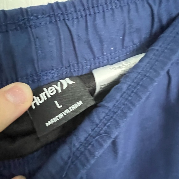 Swim trunks, size large (12-13Y) by Hurley, new but no tags - Picture 6 of 10